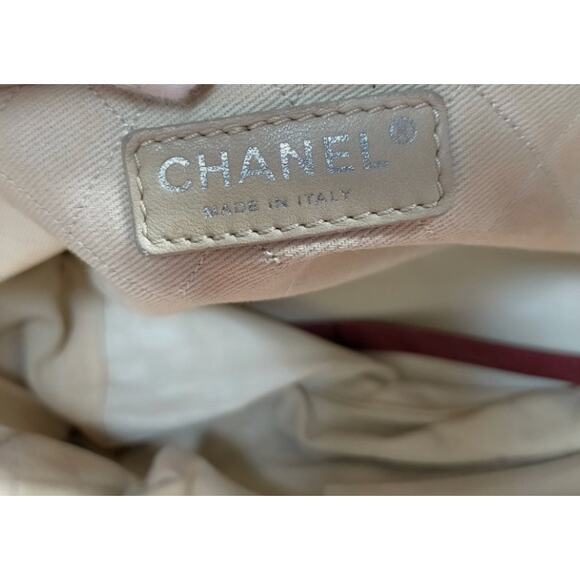 CHANEL 31 Rue Cambon Red Leather Handbag EUC - Picture 8 of 8